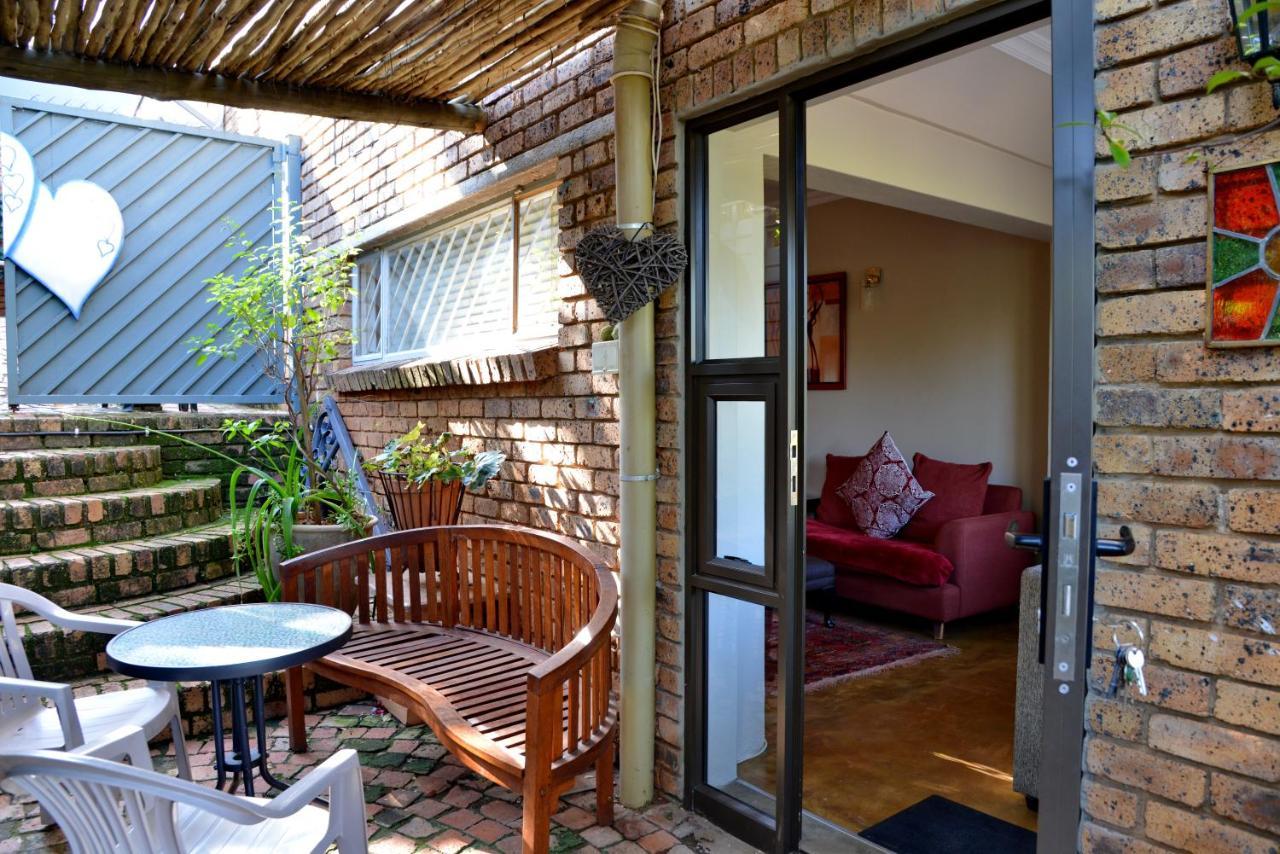 Annie'S Boutique Guesthouse And Garden Spa Hartbeespoort Exteriér fotografie